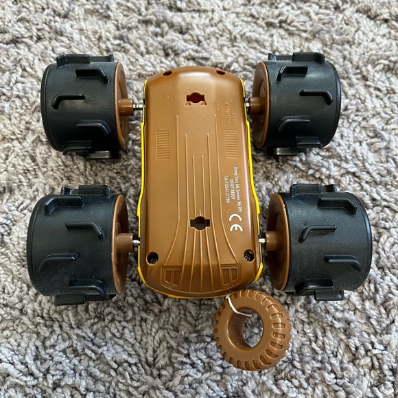 Disney/pixar lighting McQueen toy cars - Picture 6 of 12